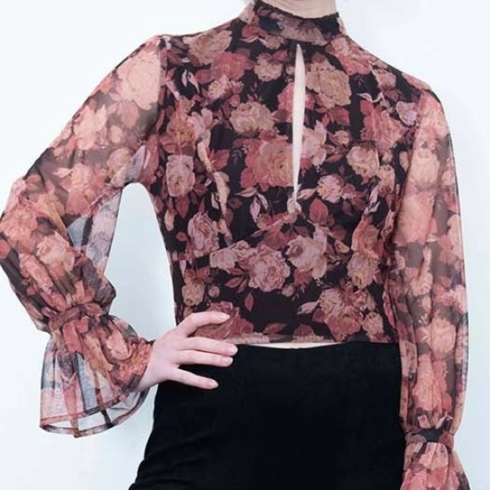 Coco + Jaimeson Floral Mesh Mock Neck Crop Top Bell Sleeve NWT